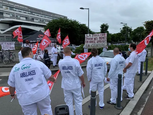 CHU Angers. Les ambulanciers appellent à une manifestation...